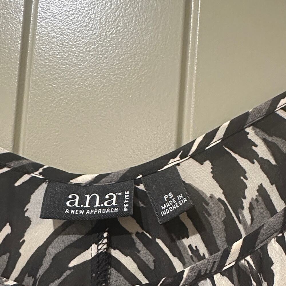 A.N.A. Patterned Top SP - Picture 7 of 7